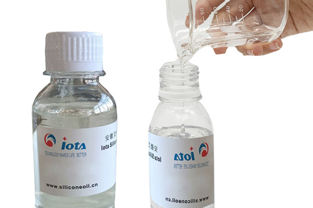 New ultra-smooth and soft hydrophilic silicone oil IOTA 28298-3